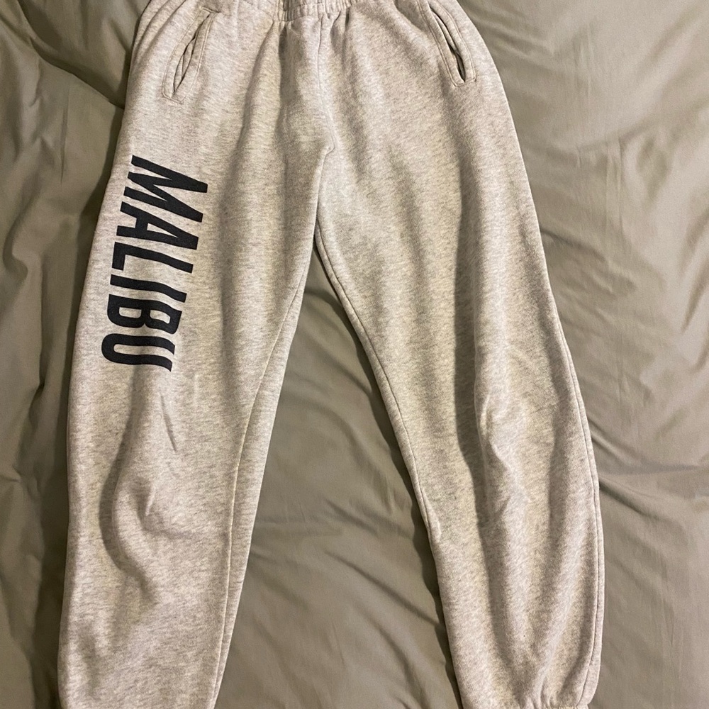 BRANDY MELVILLE SWEATPANTS